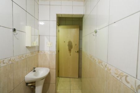 Casa para alugar com 76m², 2 quartos e sem vaga Casa para alugar com 76m², 2 quartos e sem vagaBanheiro