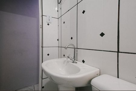 Casa à venda com 130m², 4 quartos e 1 vaga Casa à venda com 130m², 4 quartos e 1 vagaBanheiro