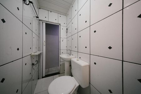 Banheiro de casa para alugar com 4 quartos, 130m² em Cangaiba, São Paulo
