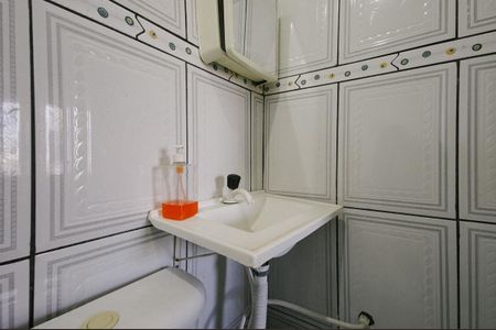 Casa à venda com 130m², 4 quartos e 1 vaga Casa à venda com 130m², 4 quartos e 1 vagaBanheiro da Suíte