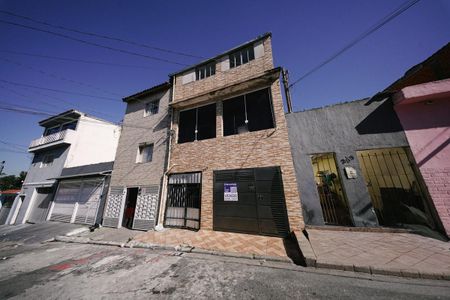 Casa à venda com 130m², 4 quartos e 1 vaga Casa à venda com 130m², 4 quartos e 1 vagaFachada
