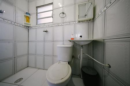 Casa à venda com 130m², 4 quartos e 1 vaga Casa à venda com 130m², 4 quartos e 1 vagaBanheiro da Suíte