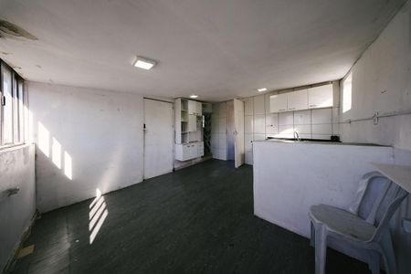 Casa à venda com 130m², 4 quartos e 1 vaga Casa à venda com 130m², 4 quartos e 1 vagaQuarto de Serviço