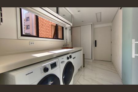 Apartamento à venda com 215m², 3 quartos e 3 vagasÁrea de Serviço