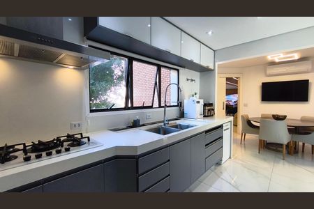 Apartamento à venda com 215m², 3 quartos e 3 vagasCozinha