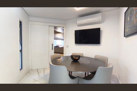 Apartamento à venda com 215m², 3 quartos e 3 vagasCozinha