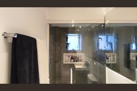 Apartamento à venda com 215m², 3 quartos e 3 vagasBanheiro da Suíte 1