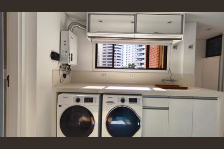 Apartamento à venda com 215m², 3 quartos e 3 vagasÁrea de Serviço