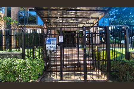 Apartamento à venda com 215m², 3 quartos e 3 vagasFachada + Plaquinha