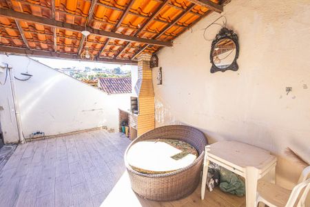 Casa para alugar com 120m², 2 quartos e 1 vaga Casa para alugar com 120m², 2 quartos e 1 vagaVaranda