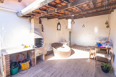 Casa para alugar com 120m², 2 quartos e 1 vaga Casa para alugar com 120m², 2 quartos e 1 vagaVaranda