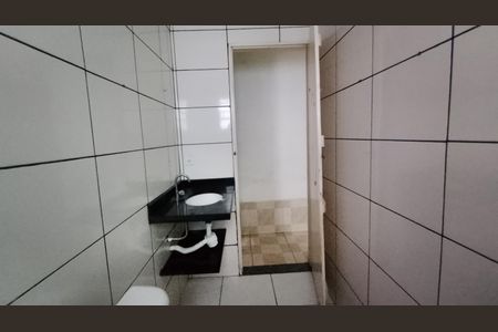Casa para alugar com 48m², 2 quartos e sem vaga Casa para alugar com 48m², 2 quartos e sem vagaBanheiro