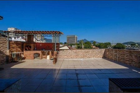 Apartamento à venda com 244m², 2 quartos e 1 vaga