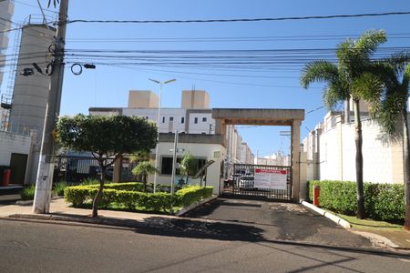 Apartamento para alugar com 44m², 2 quartos e 1 vagaFachada e portaria