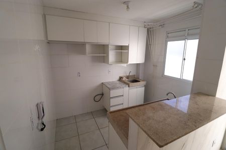 Cozinha de apartamento para alugar com 2 quartos, 44m² em Grand Ville, Uberlândia