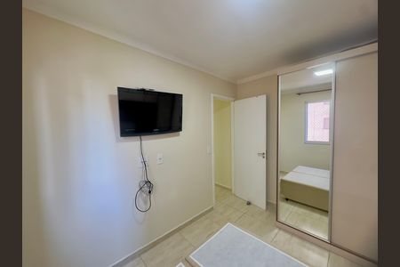Quarto 2 de apartamento para alugar com 2 quartos, 49m² em Jardim Cocaia, Guarulhos