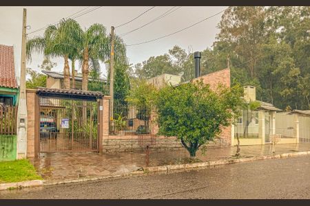 Fachada de casa à venda com 2 quartos, 250m² em São José, Canoas