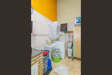 Área de serviço de casa à venda com 2 quartos, 250m² em São José, Canoas