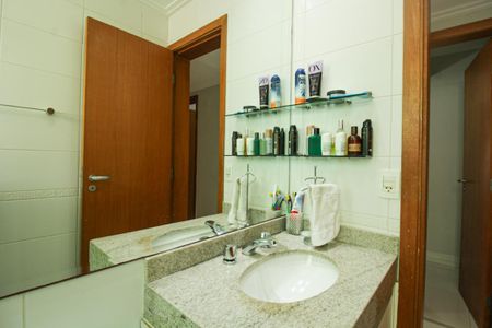 Apartamento à venda com 123m², 3 quartos e 3 vagasBanheiro
