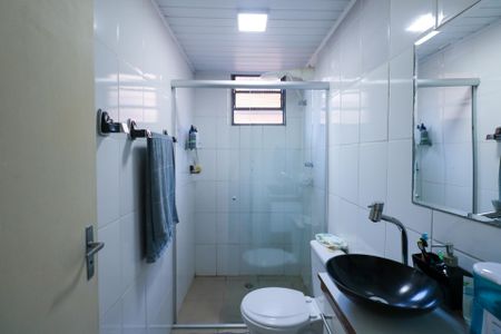 Banheiro de apartamento para alugar com 2 quartos, 47m² em Jardim Bandeirante, Diadema