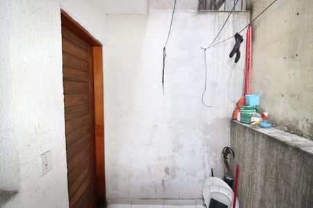 Casa para alugar com 60m², 2 quartos e 1 vagaÁrea de Serviço