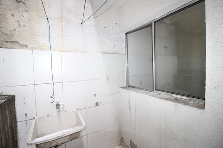 Casa para alugar com 60m², 2 quartos e 1 vagaÁrea de Serviço