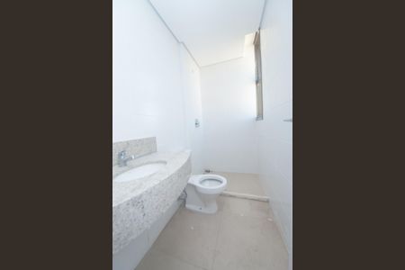 Banheiro suite lado B de kitnet/studio à venda com 2 quartos, 163m² em Santa Lúcia, Belo Horizonte
