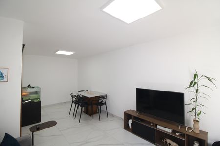 Sala de casa para alugar com 2 quartos, 115m² em Vila Bianca, São Paulo