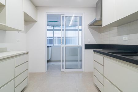 Cozinha de apartamento à venda com 2 quartos, 110m² em Itaim Bibi, São Paulo