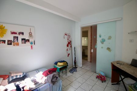 Casa à venda com 300m², 5 quartos e 6 vagas Casa à venda com 300m², 5 quartos e 6 vagasQuarto