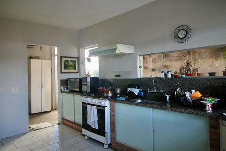 Casa à venda com 300m², 5 quartos e 6 vagas Casa à venda com 300m², 5 quartos e 6 vagasCozinha