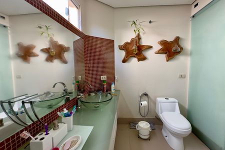 Casa à venda com 300m², 5 quartos e 6 vagas Casa à venda com 300m², 5 quartos e 6 vagasBanheiro Social
