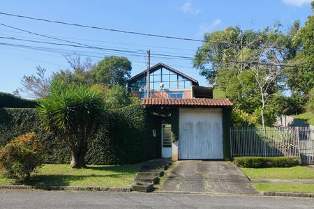 Casa à venda com 300m², 5 quartos e 6 vagas Casa à venda com 300m², 5 quartos e 6 vagasFachada