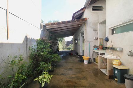 Casa à venda com 300m², 5 quartos e 6 vagas Casa à venda com 300m², 5 quartos e 6 vagasQuintal fundos