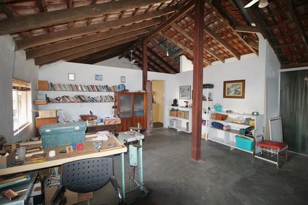 Casa à venda com 300m², 5 quartos e 6 vagas Casa à venda com 300m², 5 quartos e 6 vagasMezanino