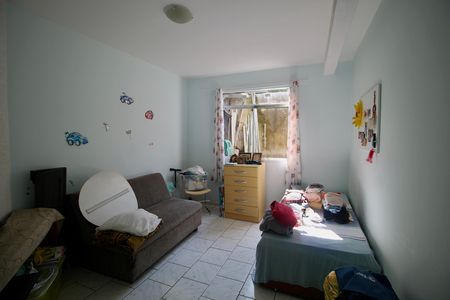 Casa à venda com 300m², 5 quartos e 6 vagas Casa à venda com 300m², 5 quartos e 6 vagasQuarto