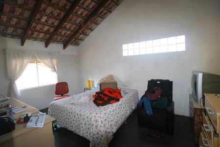 Casa à venda com 300m², 5 quartos e 6 vagas Casa à venda com 300m², 5 quartos e 6 vagasQuarto mezanino