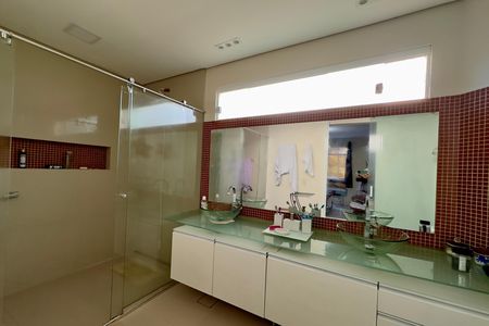 Casa à venda com 300m², 5 quartos e 6 vagas Casa à venda com 300m², 5 quartos e 6 vagasBanheiro social