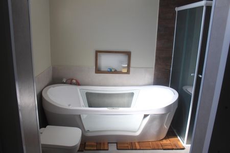 Apartamento à venda com 214m², 4 quartos e 2 vagasBanheiro da Suíte 2