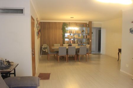 Apartamento à venda com 214m², 4 quartos e 2 vagasSala