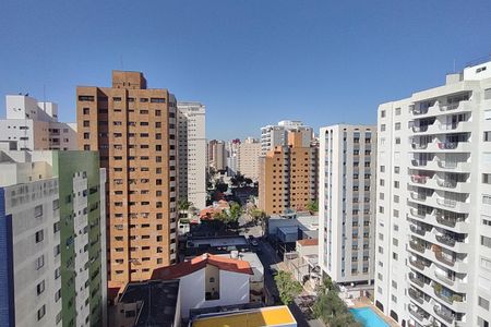 Apartamento à venda com 214m², 4 quartos e 2 vagas Apartamento à venda com 214m², 4 quartos e 2 vagasVista