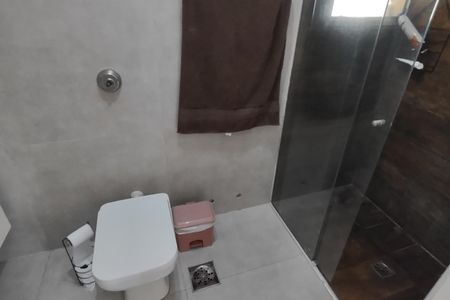 Apartamento à venda com 214m², 4 quartos e 2 vagas Apartamento à venda com 214m², 4 quartos e 2 vagasBanheiro da Suíte 1