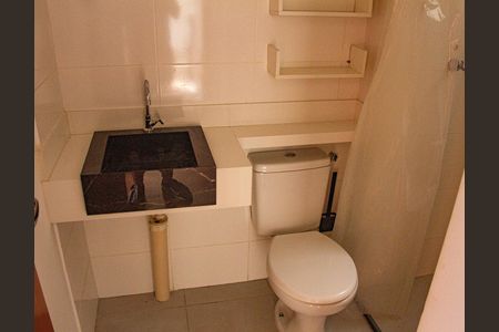 Apartamento para alugar com 48m², 2 quartos e 1 vaga Apartamento para alugar com 48m², 2 quartos e 1 vagaBanheiro