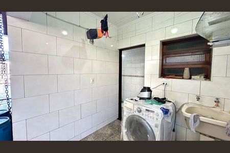 Área de Serviço de casa à venda com 4 quartos, 250m² em Jardim Santa Cecilia, Guarulhos