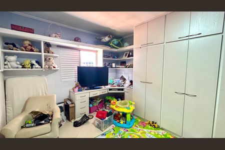 Quarto 2  de casa à venda com 4 quartos, 250m² em Jardim Santa Cecilia, Guarulhos