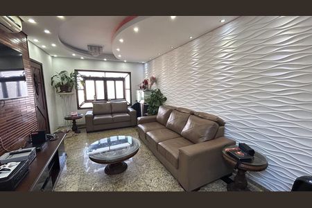 Sala de casa à venda com 4 quartos, 250m² em Jardim Santa Cecilia, Guarulhos