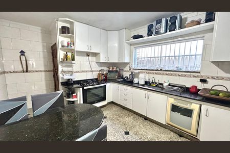 Cozinha de casa à venda com 4 quartos, 250m² em Jardim Santa Cecilia, Guarulhos
