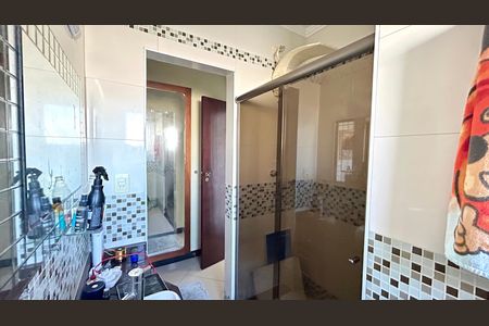 Banheiro 2 de casa à venda com 4 quartos, 250m² em Jardim Santa Cecilia, Guarulhos