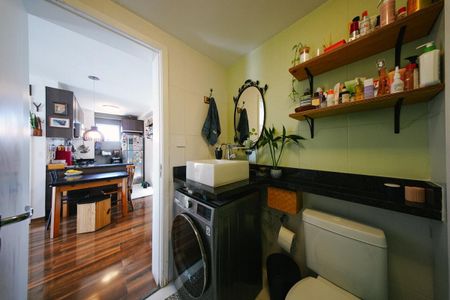 Apartamento à venda com 47m², 2 quartos e 1 vaga Apartamento à venda com 47m², 2 quartos e 1 vagaBanheiro