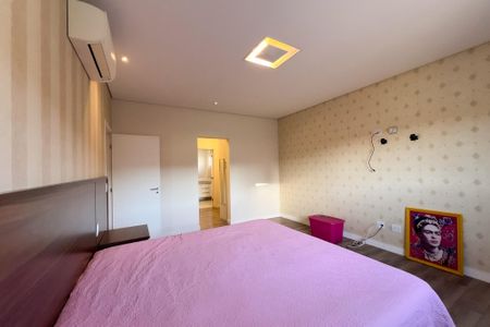 Casa de condomínio à venda com 320m², 4 quartos e 4 vagas